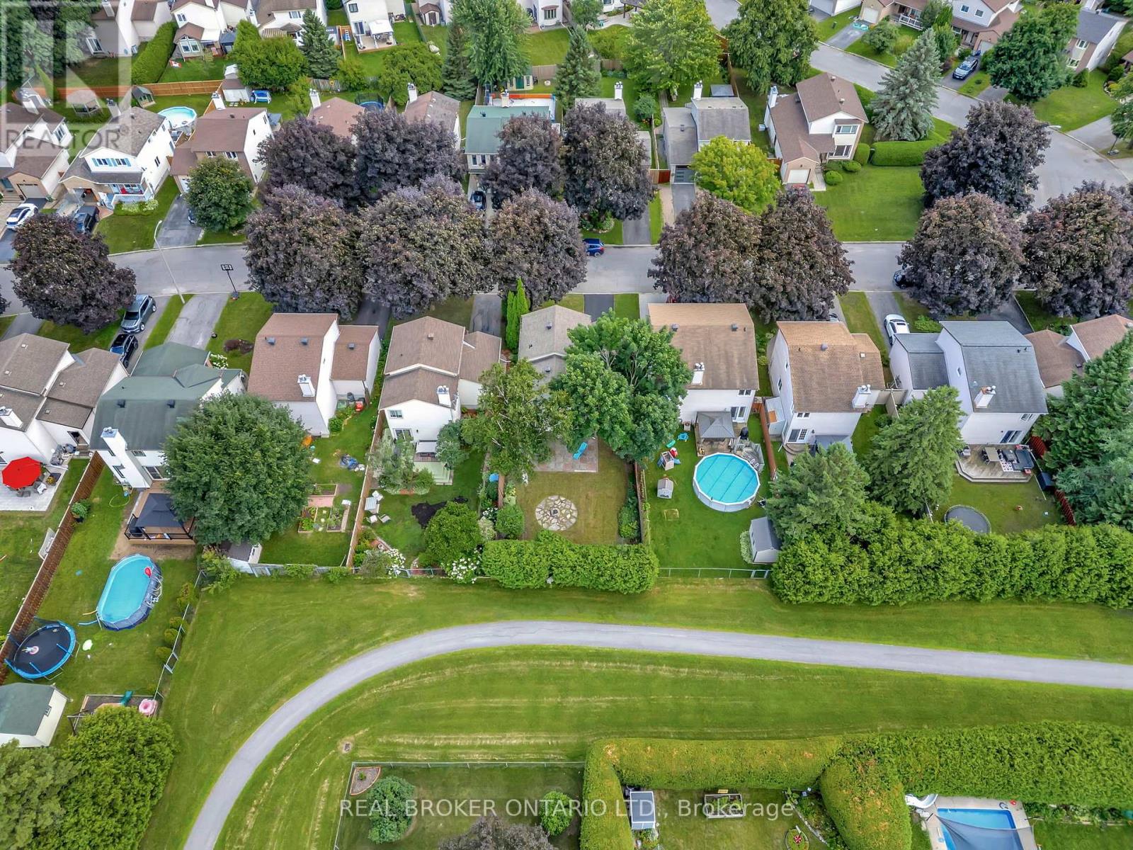 Photo 26 of 433 Duvernay Drive, Ottawa ON