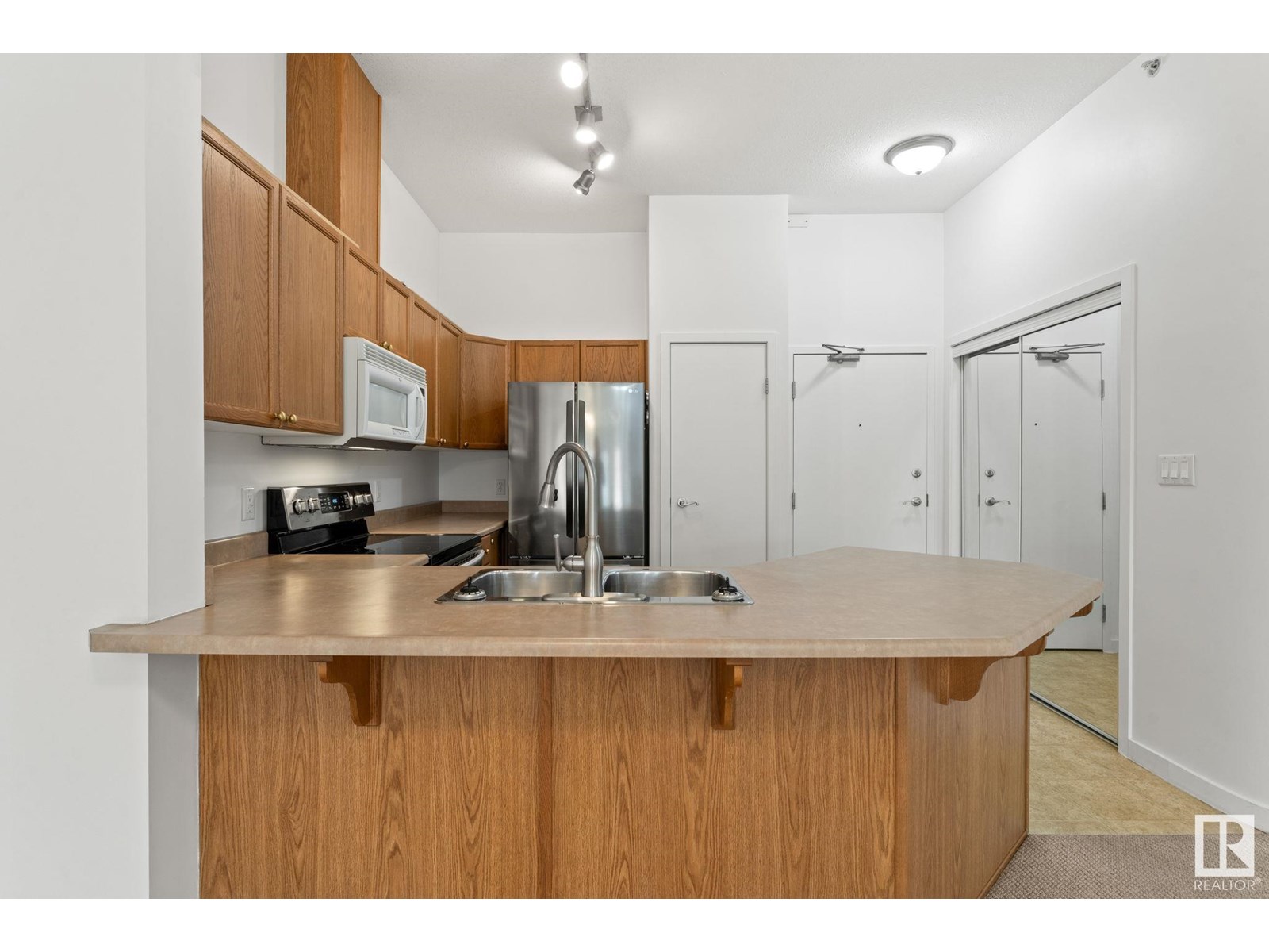 Photo 15 of 426 4312 139 Av Nw, Edmonton AB
