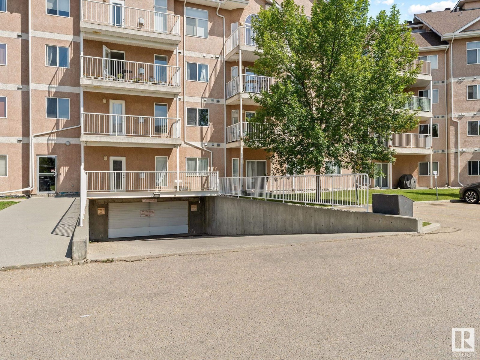 Photo 29 of 426 4312 139 Av Nw, Edmonton AB