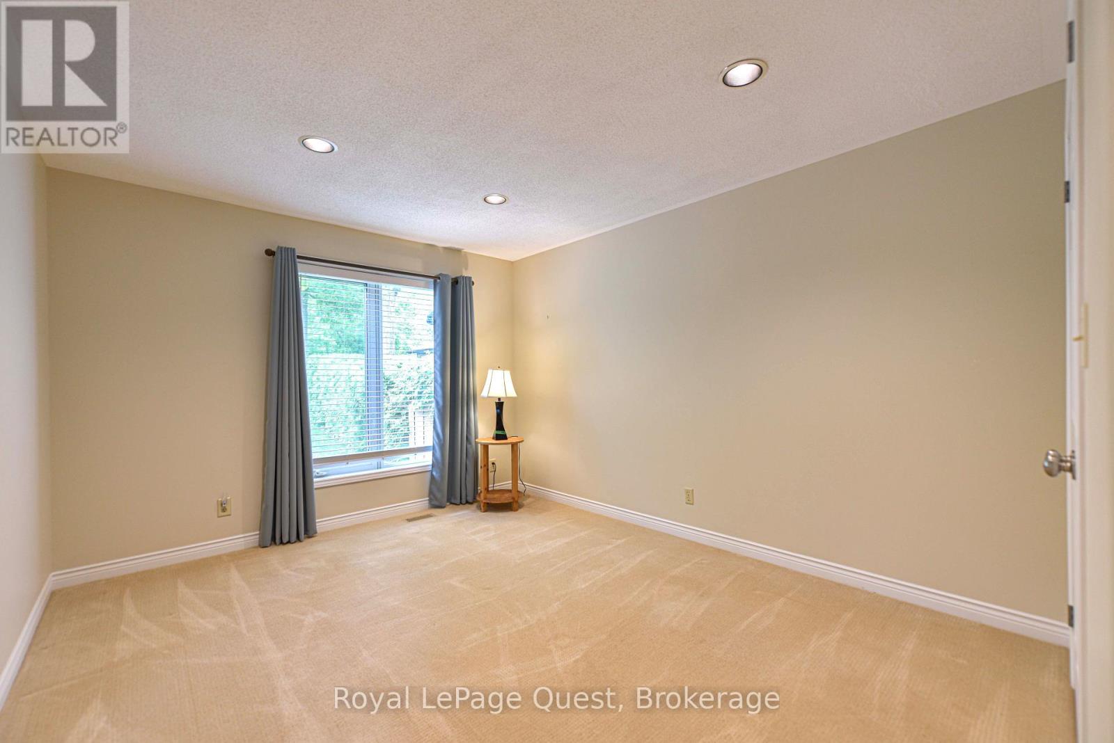 Photo 18 of 27 Heyden Avenue, Orillia ON