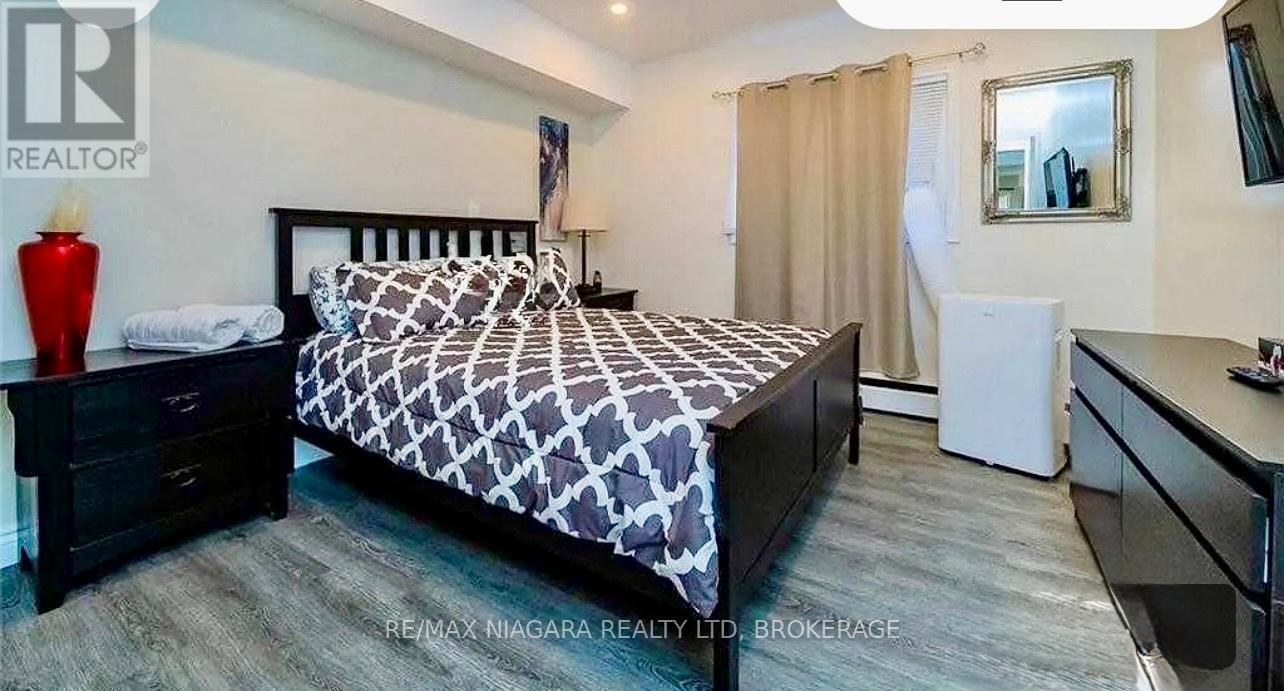 Photo 3 of 6681 Frederica Street, Niagara Falls ON