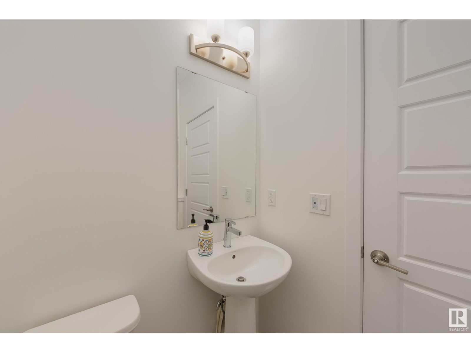 Photo 23 of 4613 Alwood Wy Sw, Edmonton AB