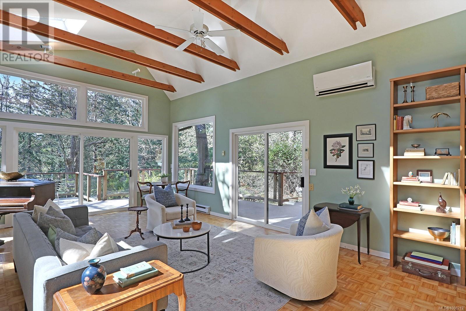 Photo 3 of 2399 Garry Oak Dr, Nanoose Bay BC