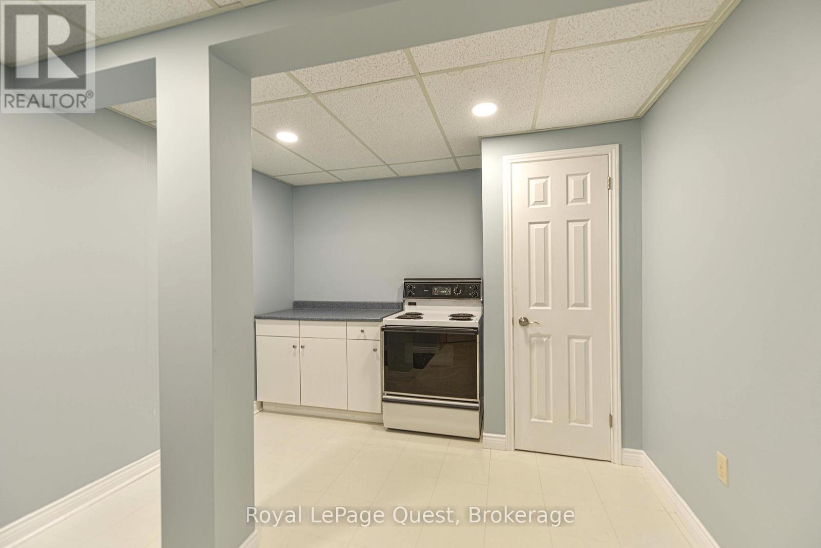 Photo 41 of 27 Heyden Avenue, Orillia ON