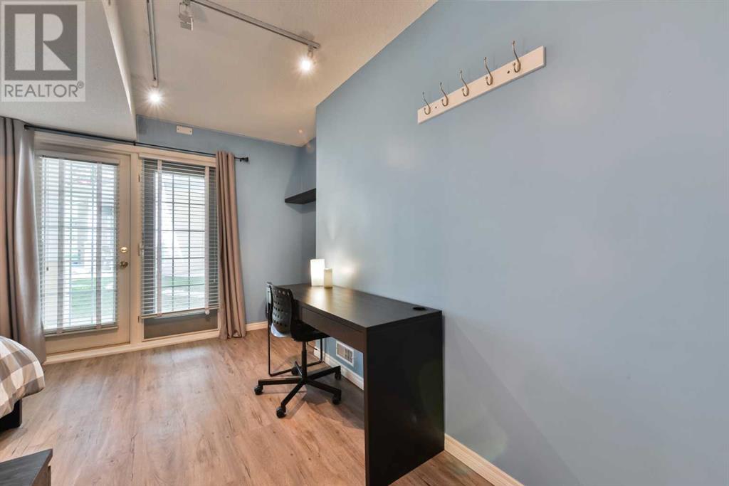 Single Family House for Sale in  Sierra Morena Landing SW Signal Hill Calgary 