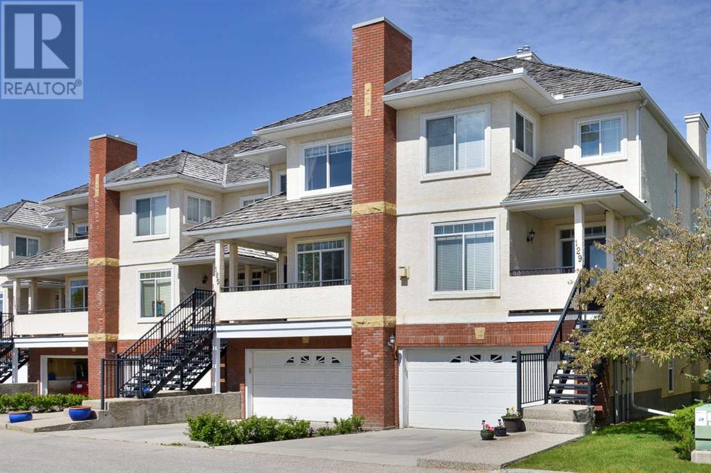 Single Family House for Sale in  Sierra Morena Landing SW Signal Hill Calgary 