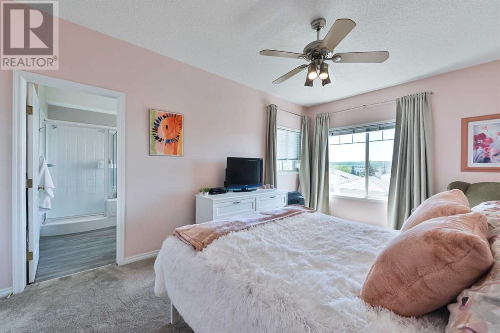 Single Family House for Sale in  Sierra Morena Landing SW Signal Hill Calgary 
