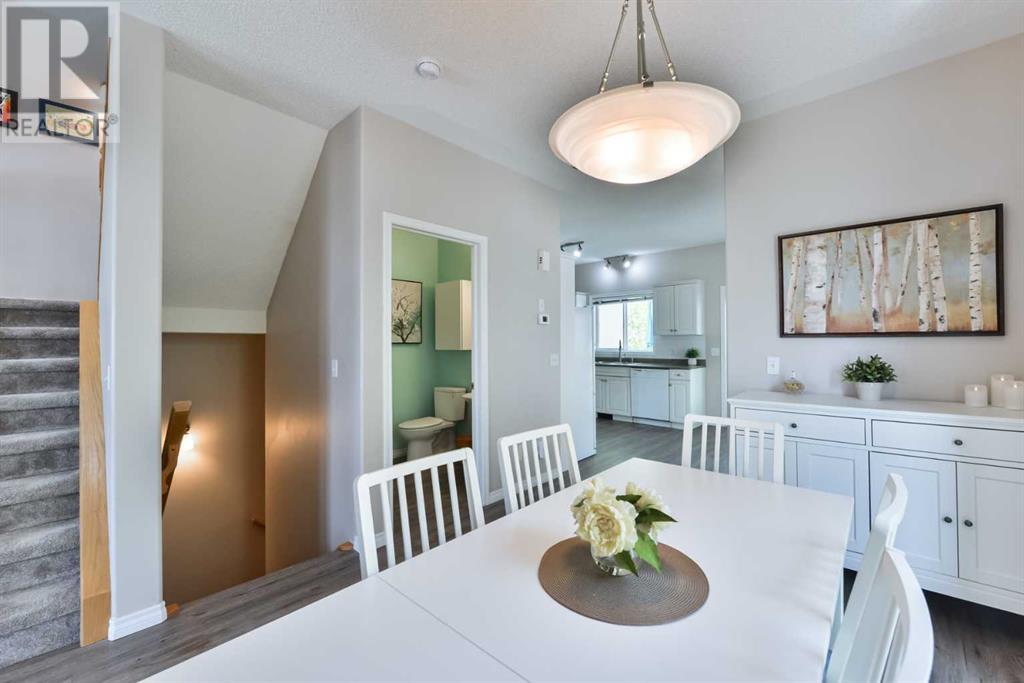 Single Family House for Sale in  Sierra Morena Landing SW Signal Hill Calgary 