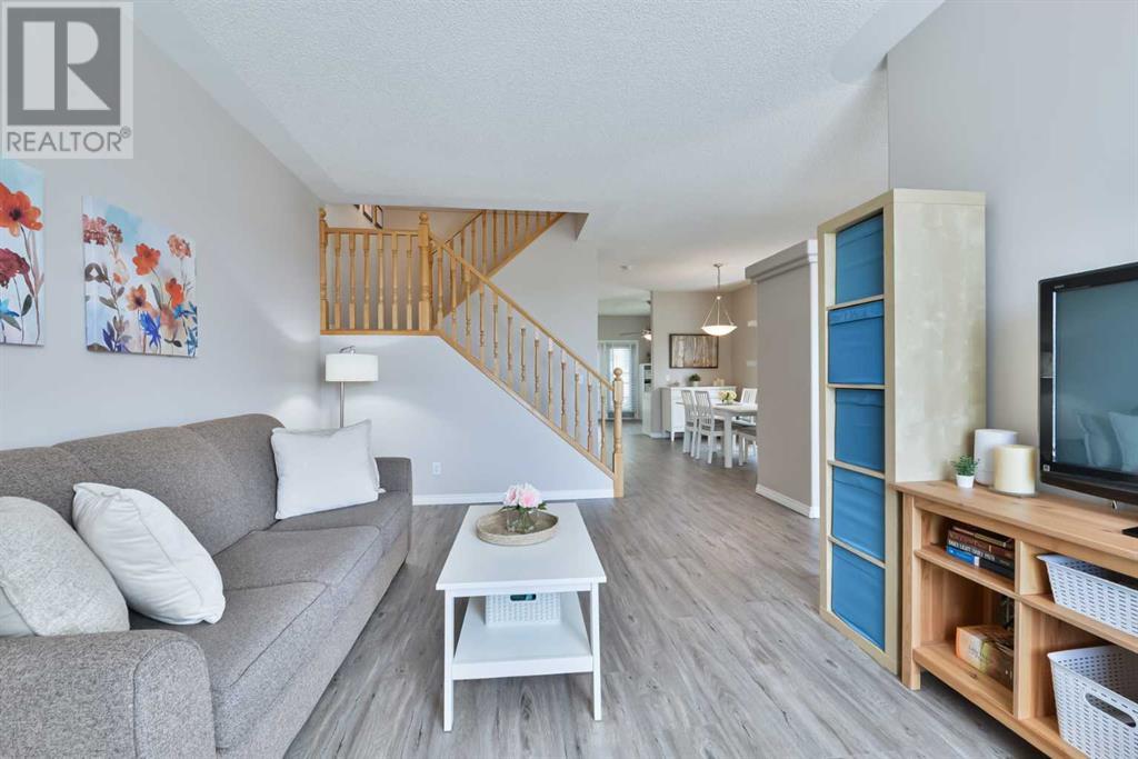 Single Family House for Sale in  Sierra Morena Landing SW Signal Hill Calgary 