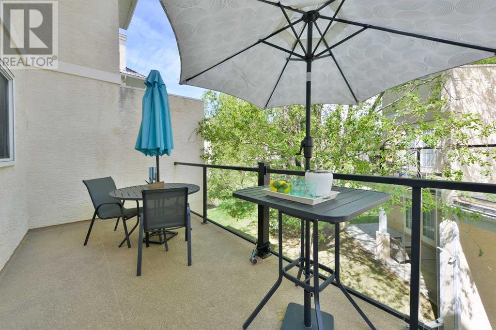 Single Family House for Sale in  Sierra Morena Landing SW Signal Hill Calgary 