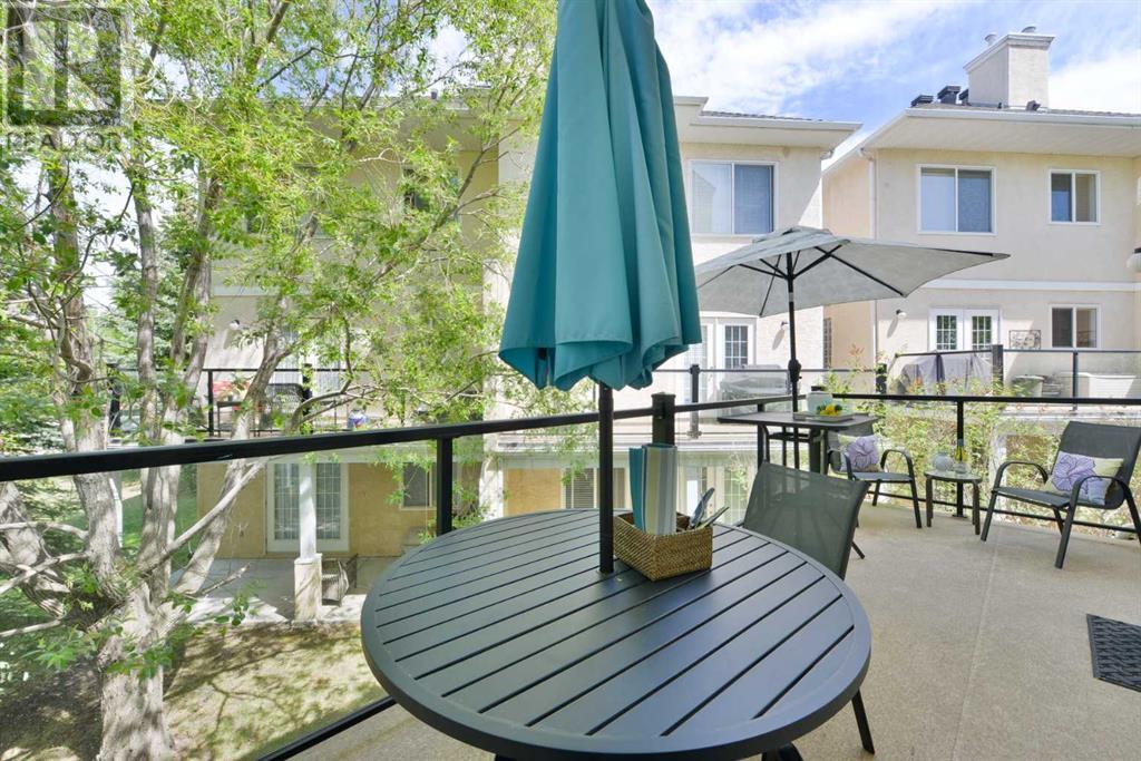 Single Family House for Sale in  Sierra Morena Landing SW Signal Hill Calgary 