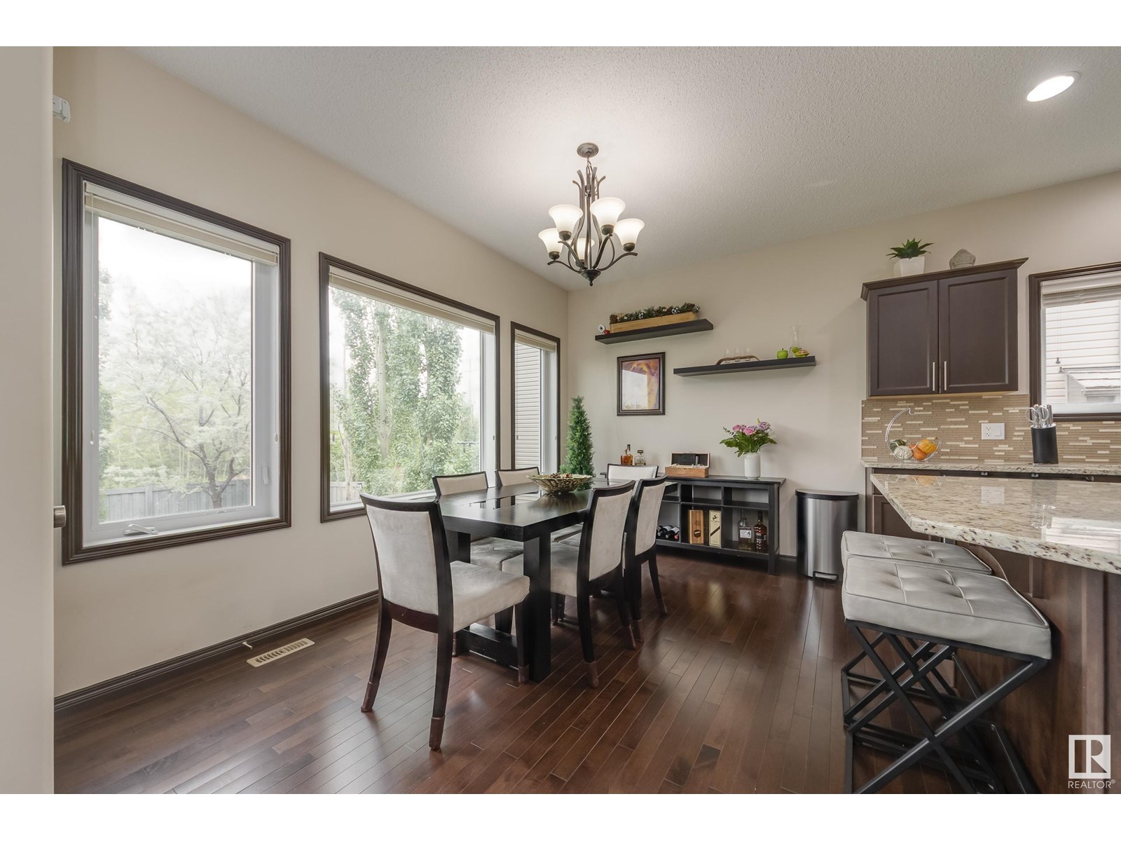 Photo 15 of 125 Weber Cl Nw, Edmonton AB