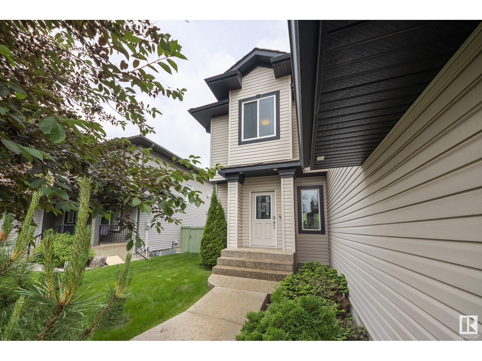Photo 8 of 125 Weber Cl Nw, Edmonton AB