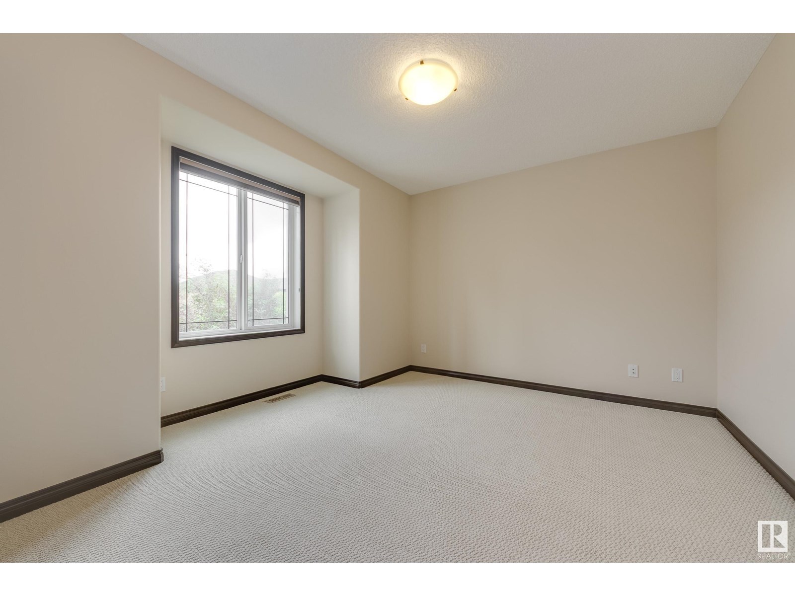 Photo 7 of 125 Weber Cl Nw, Edmonton AB