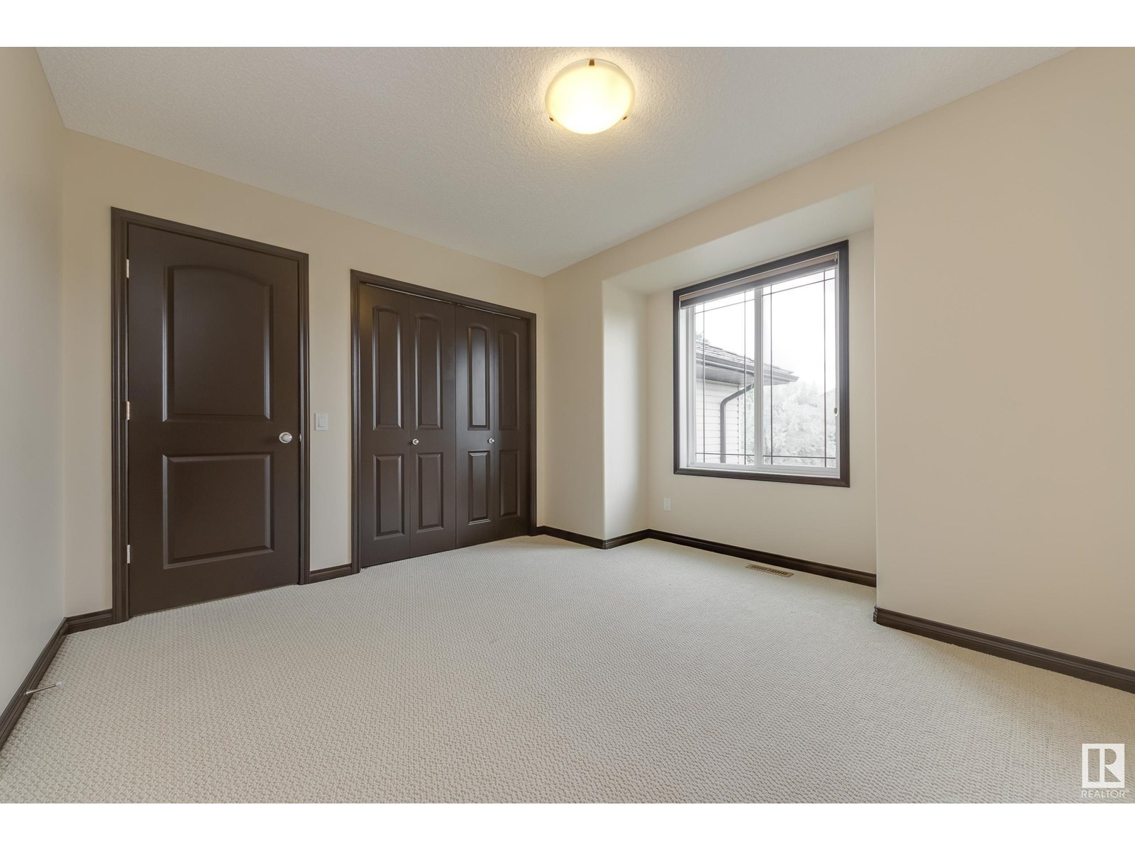 Photo 9 of 125 Weber Cl Nw, Edmonton AB