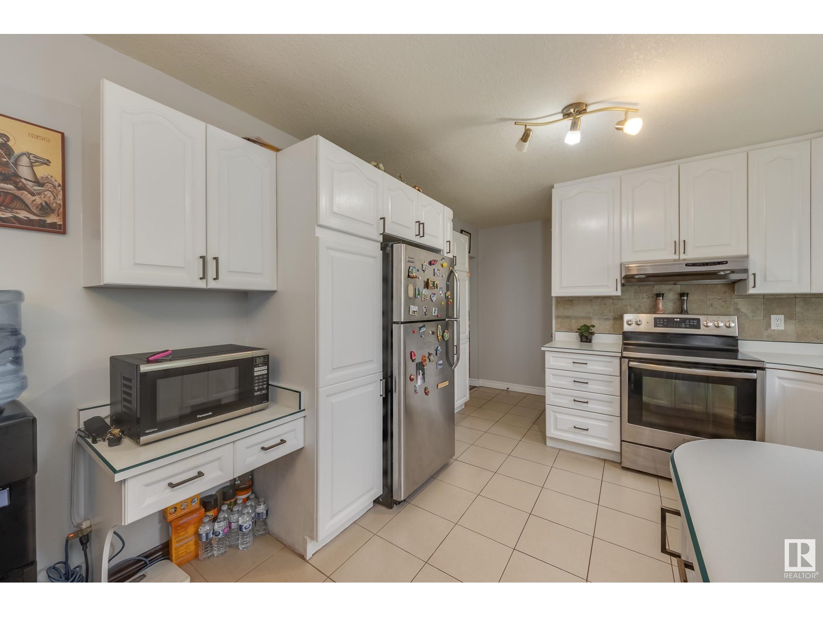 Photo 14 of 12920 93 St Nw, Edmonton AB