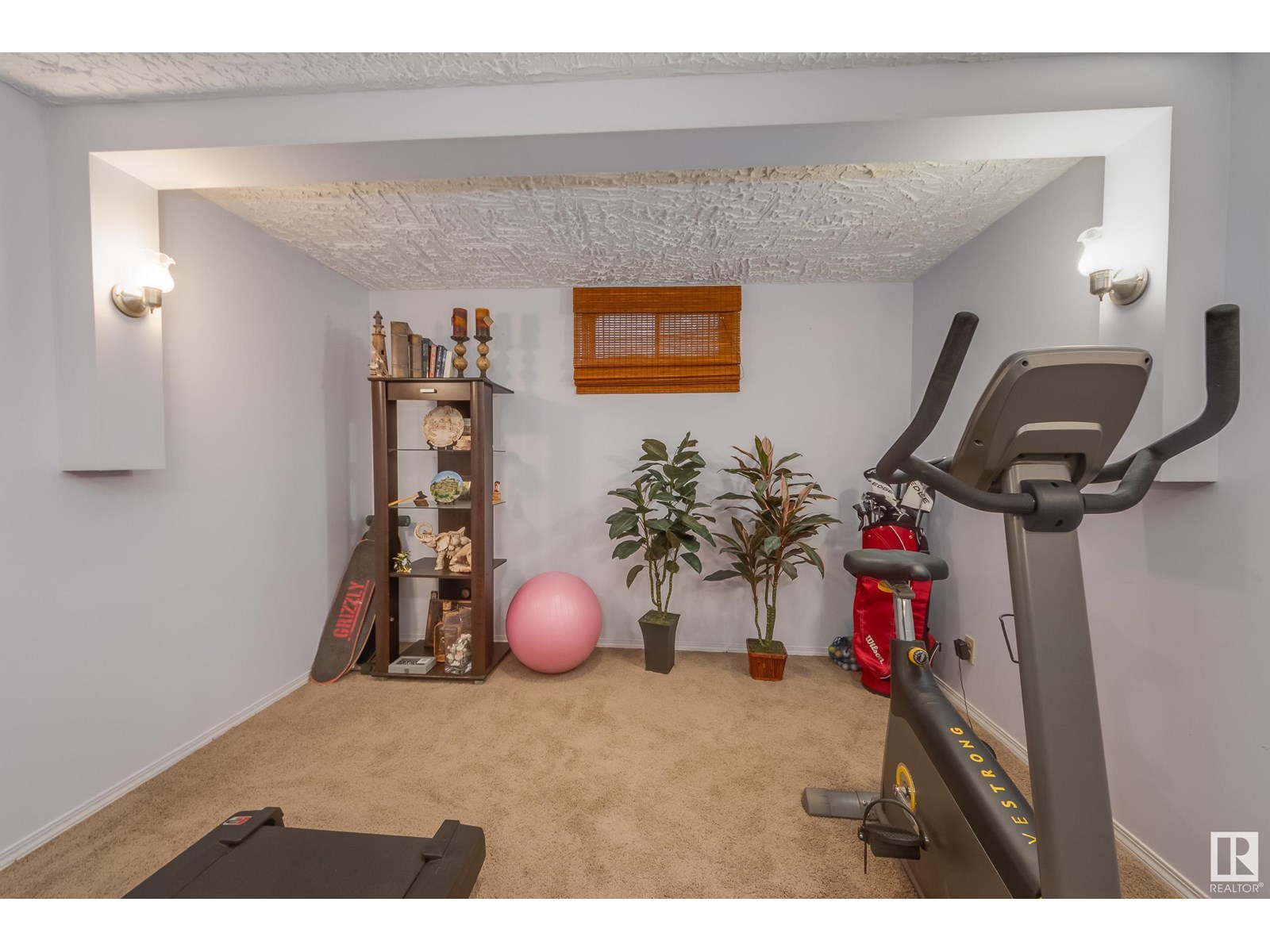 Photo 30 of 12920 93 St Nw, Edmonton AB