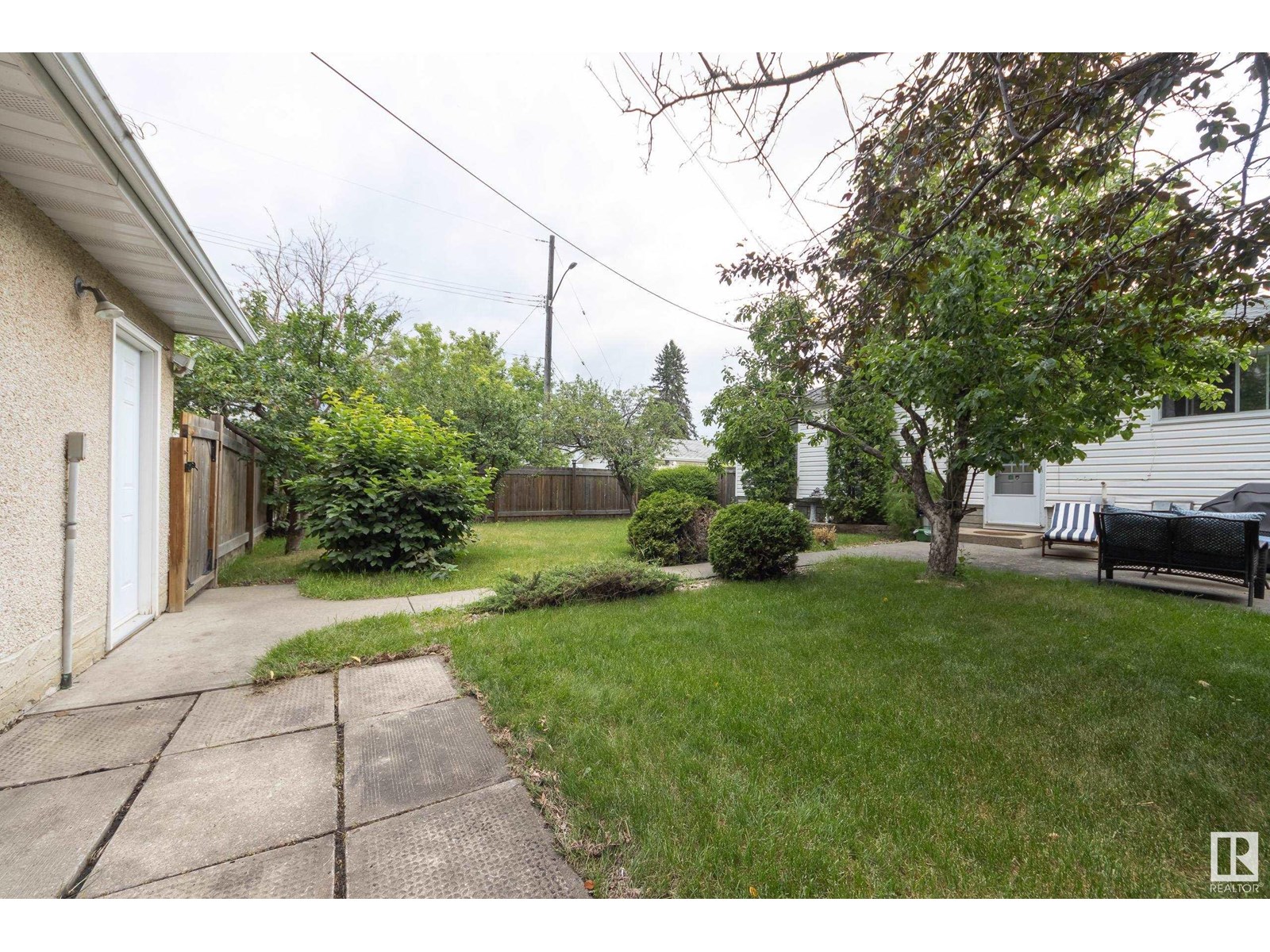 Photo 38 of 12920 93 St Nw, Edmonton AB