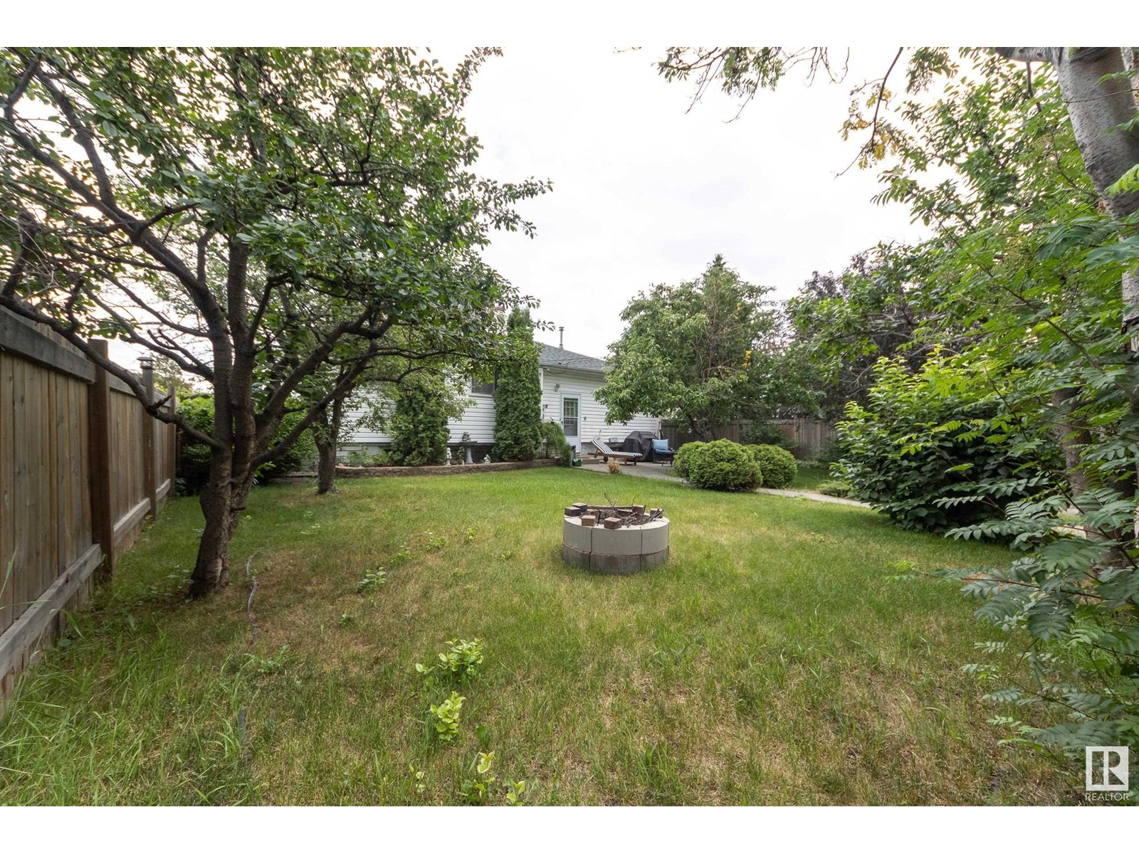Photo 42 of 12920 93 St Nw, Edmonton AB
