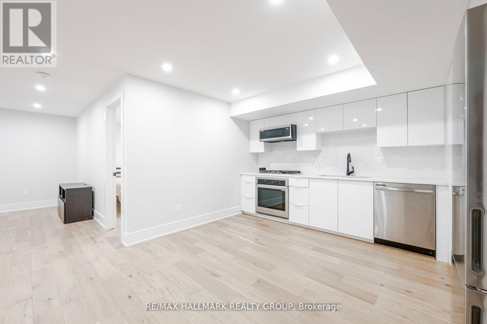 Photo 14 of 185 Carleton Avenue, Ottawa ON