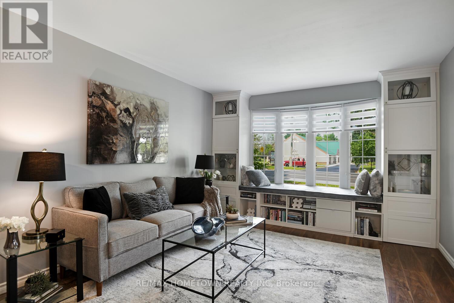 Photo 10 of 108 Windsor Drive, Brockville ON