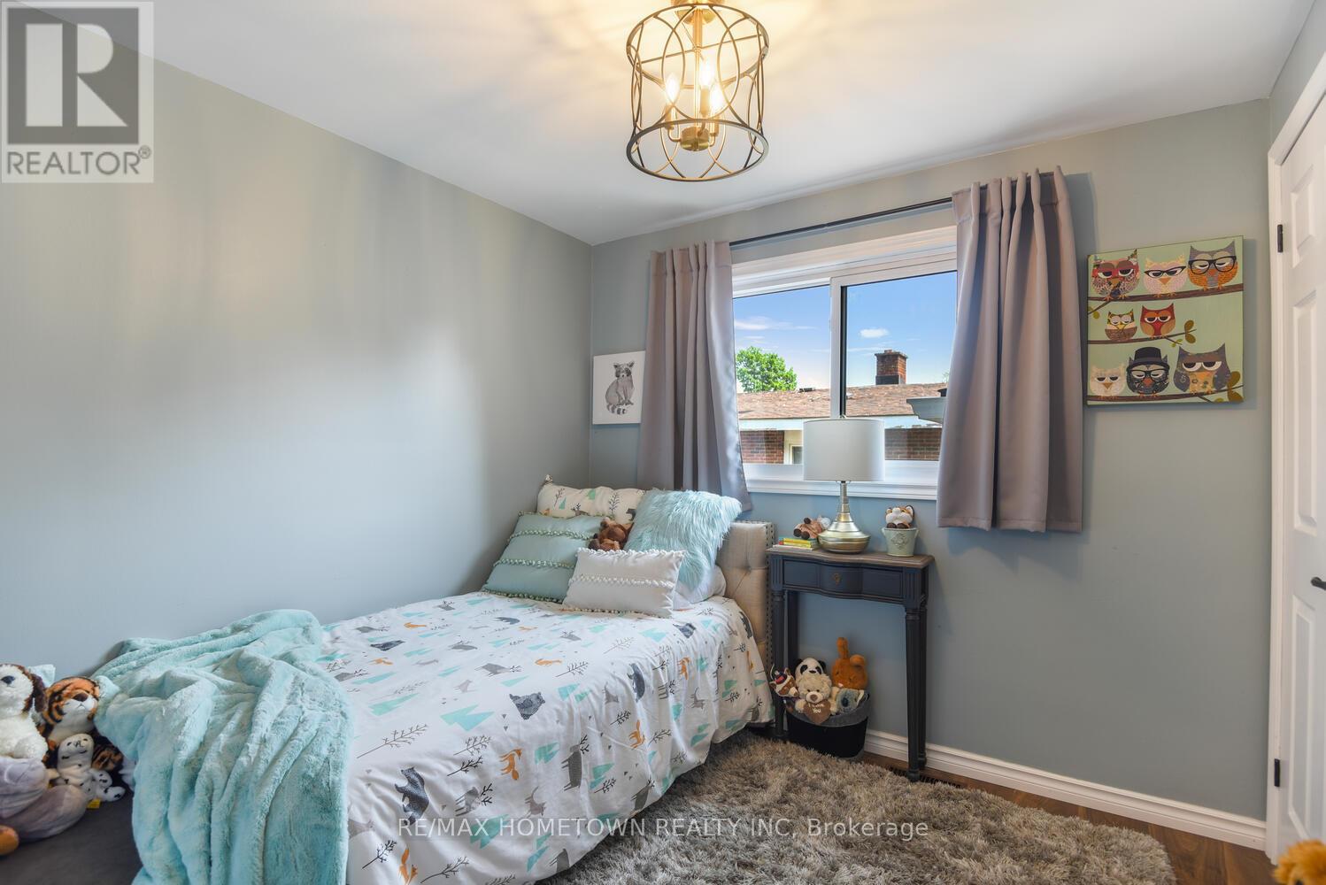 Photo 25 of 108 Windsor Drive, Brockville ON