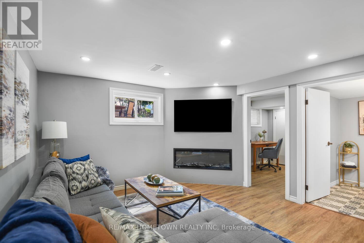 Photo 30 of 108 Windsor Drive, Brockville ON