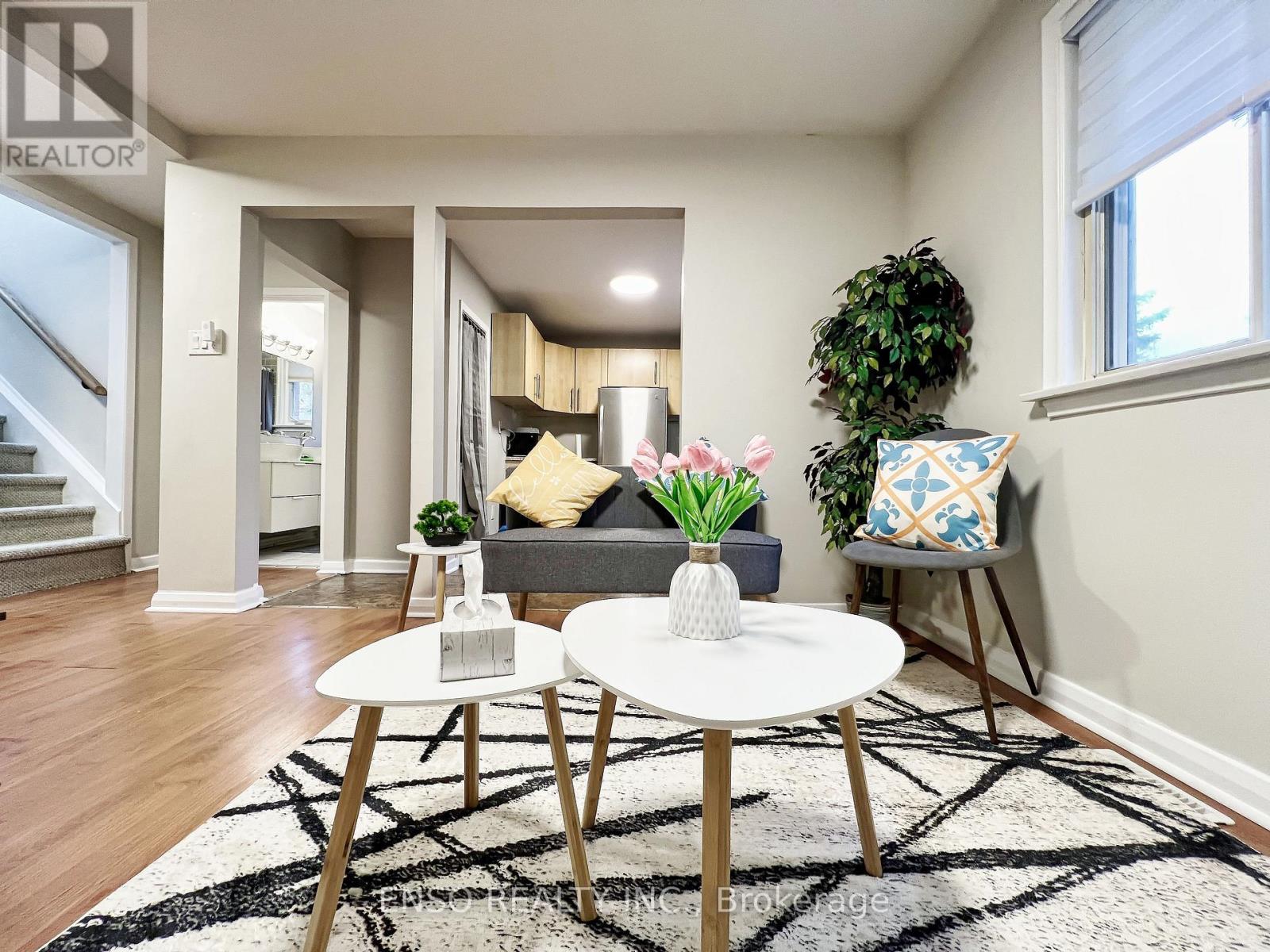24 GENTRY CRESCENT - 3