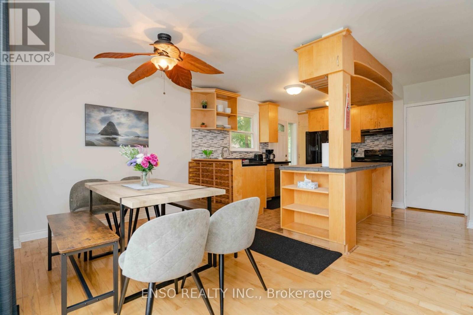 24 GENTRY CRESCENT - 35