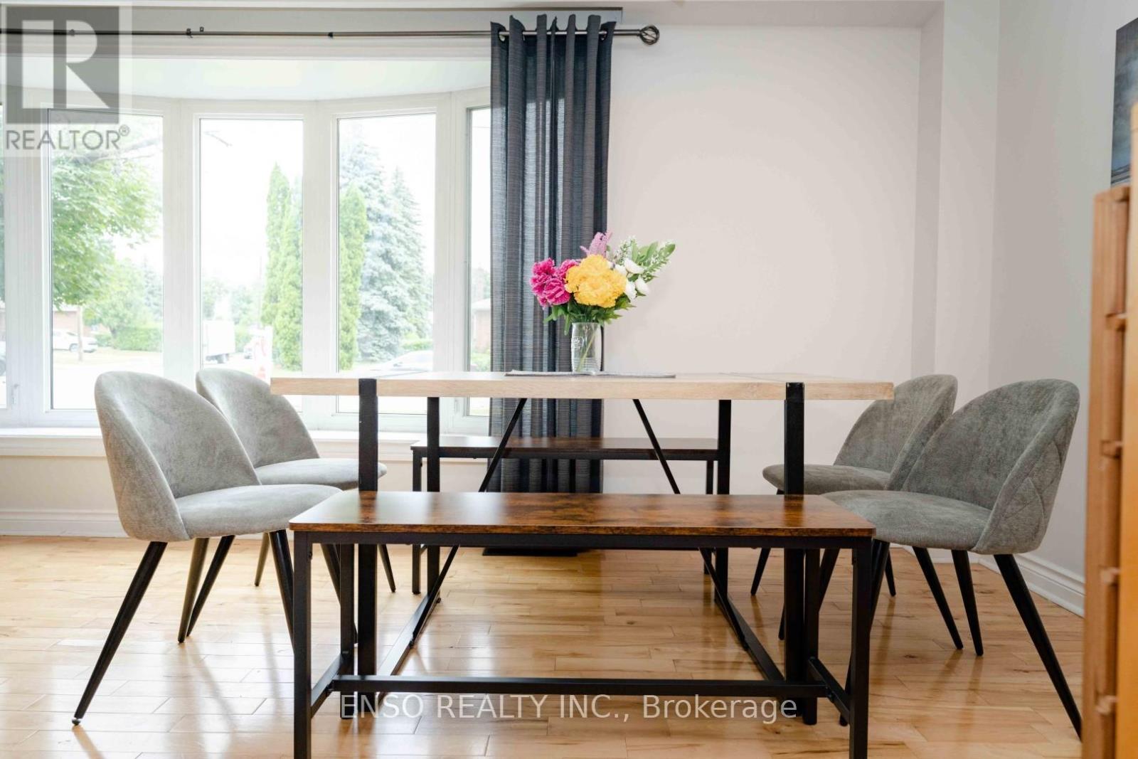 24 GENTRY CRESCENT - 36