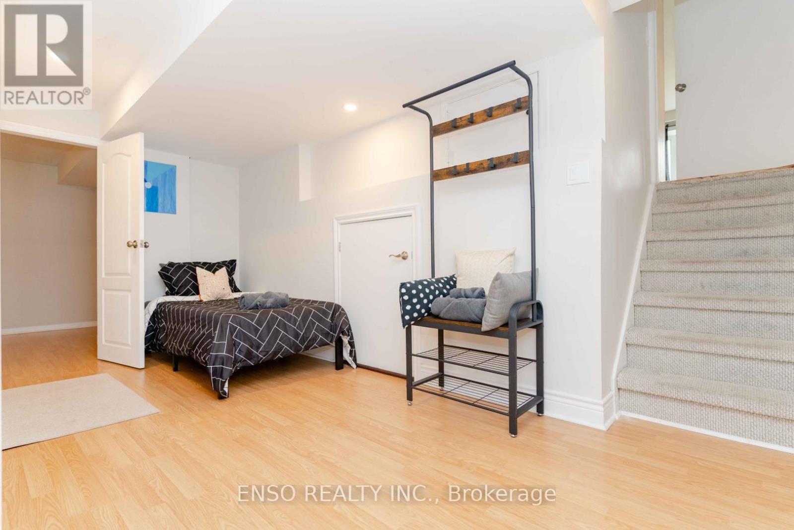24 GENTRY CRESCENT - 39