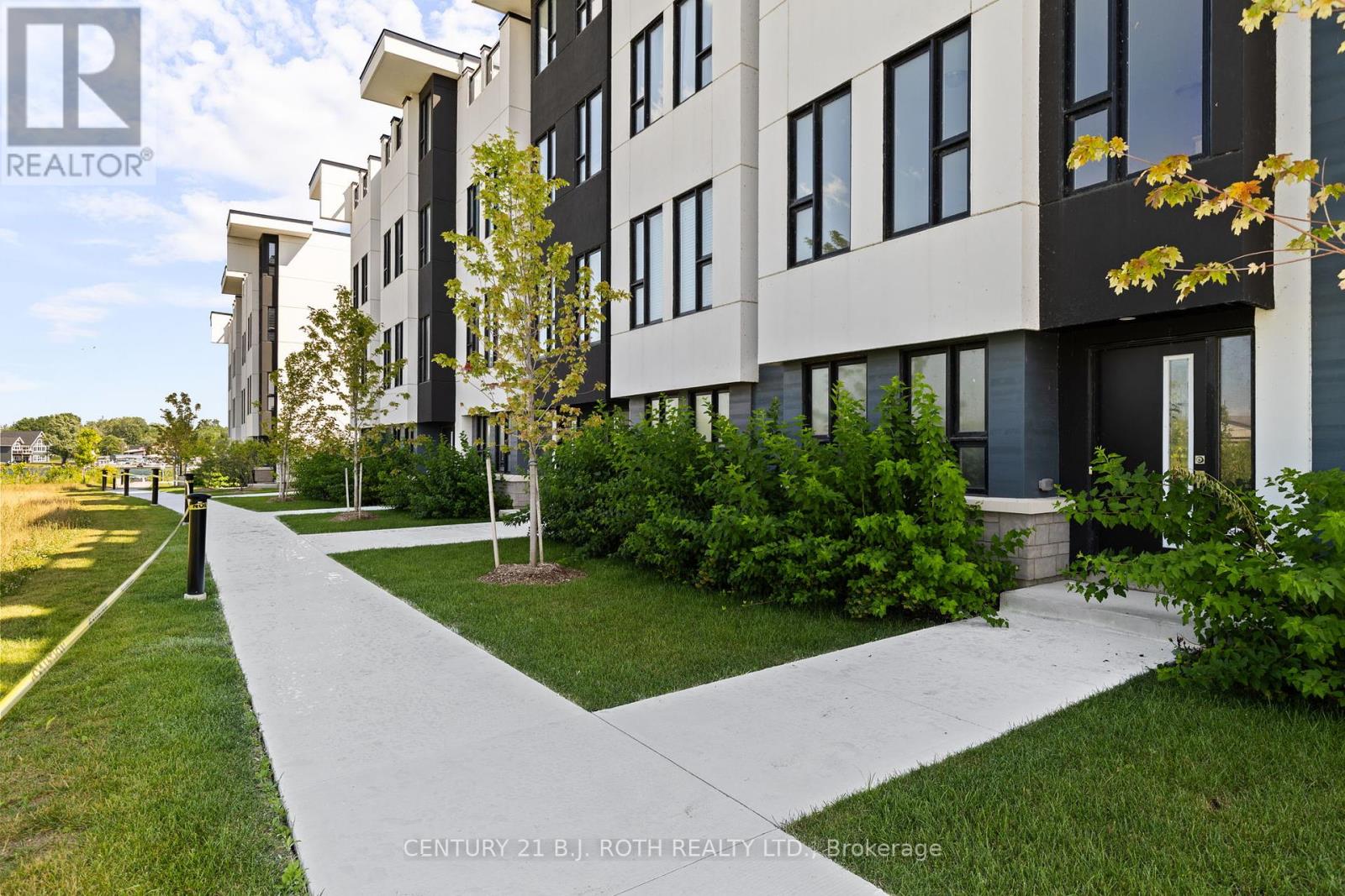 Photo 13 of 3 Mariners Pier Way, Orillia ON