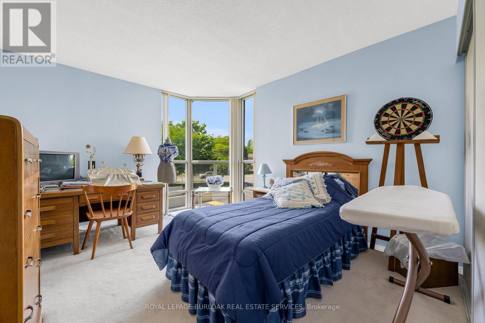 Photo 12 of 207 5070 Pinedale Avenue, Burlington ON