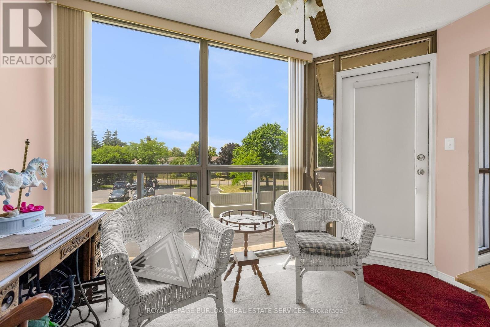Photo 21 of 207 5070 Pinedale Avenue, Burlington ON