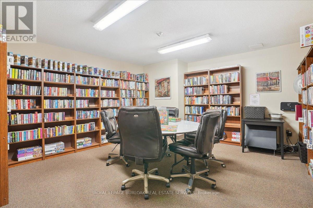 Photo 33 of 207 5070 Pinedale Avenue, Burlington ON