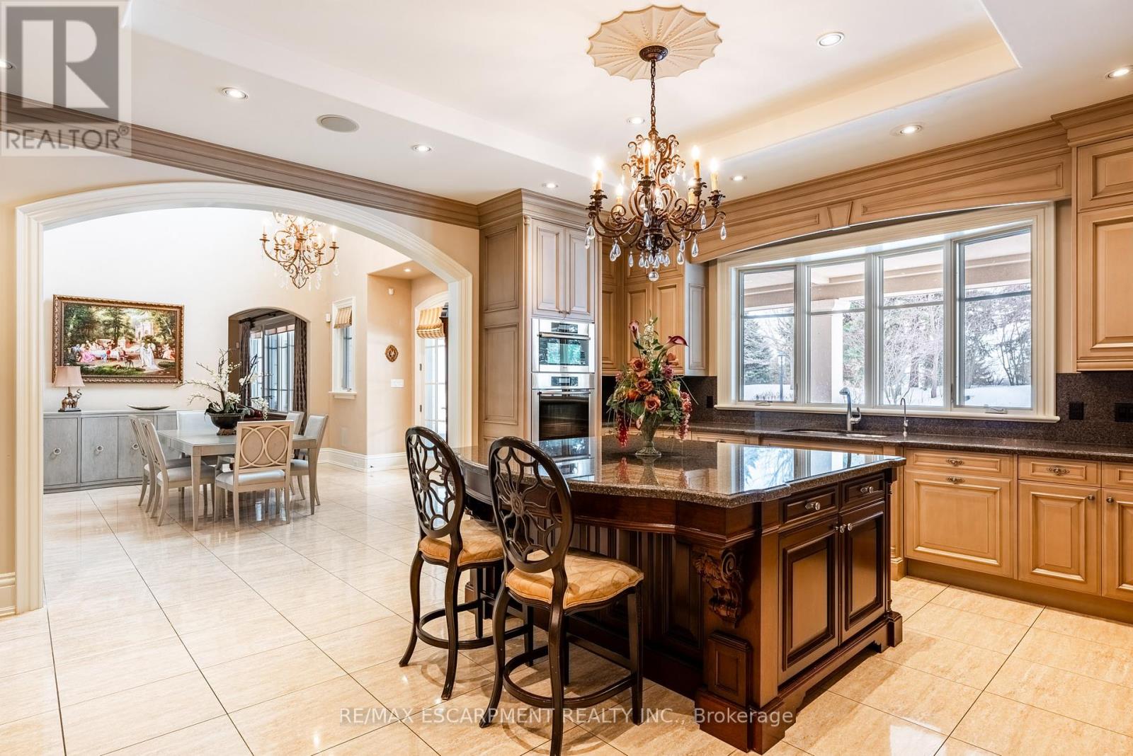 Photo 11 of 2594 Bluffs Way, Burlington ON