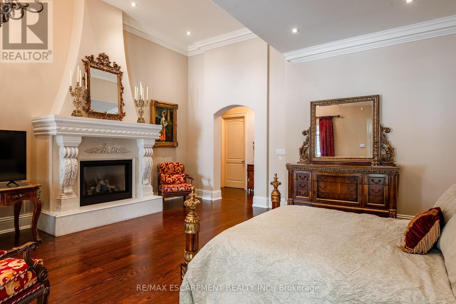 Photo 15 of 2594 Bluffs Way, Burlington ON