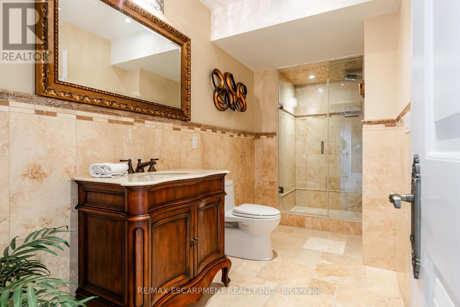 Photo 23 of 2594 Bluffs Way, Burlington ON