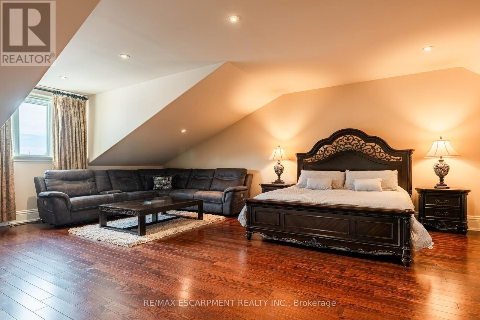 Photo 25 of 2594 Bluffs Way, Burlington ON