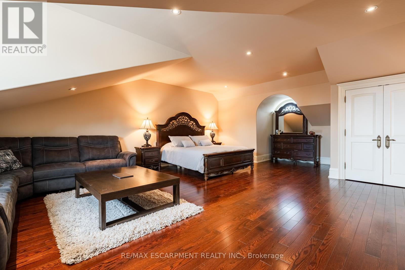 Photo 26 of 2594 Bluffs Way, Burlington ON
