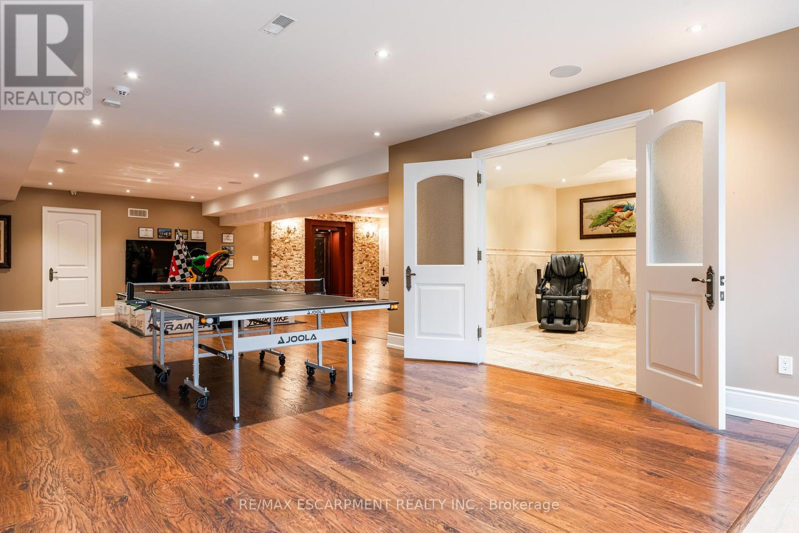 Photo 27 of 2594 Bluffs Way, Burlington ON