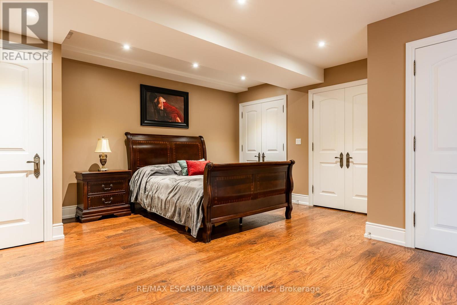 Photo 31 of 2594 Bluffs Way, Burlington ON