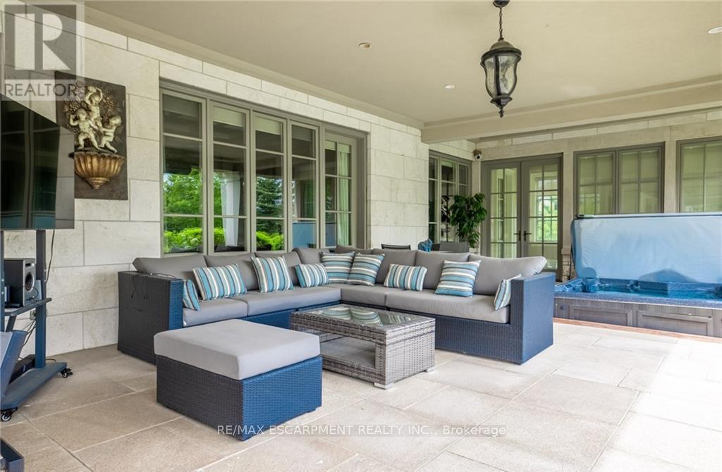 Photo 39 of 2594 Bluffs Way, Burlington ON
