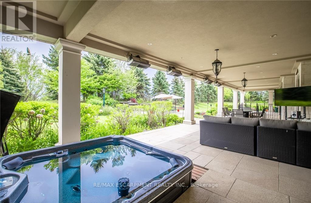 Photo 41 of 2594 Bluffs Way, Burlington ON