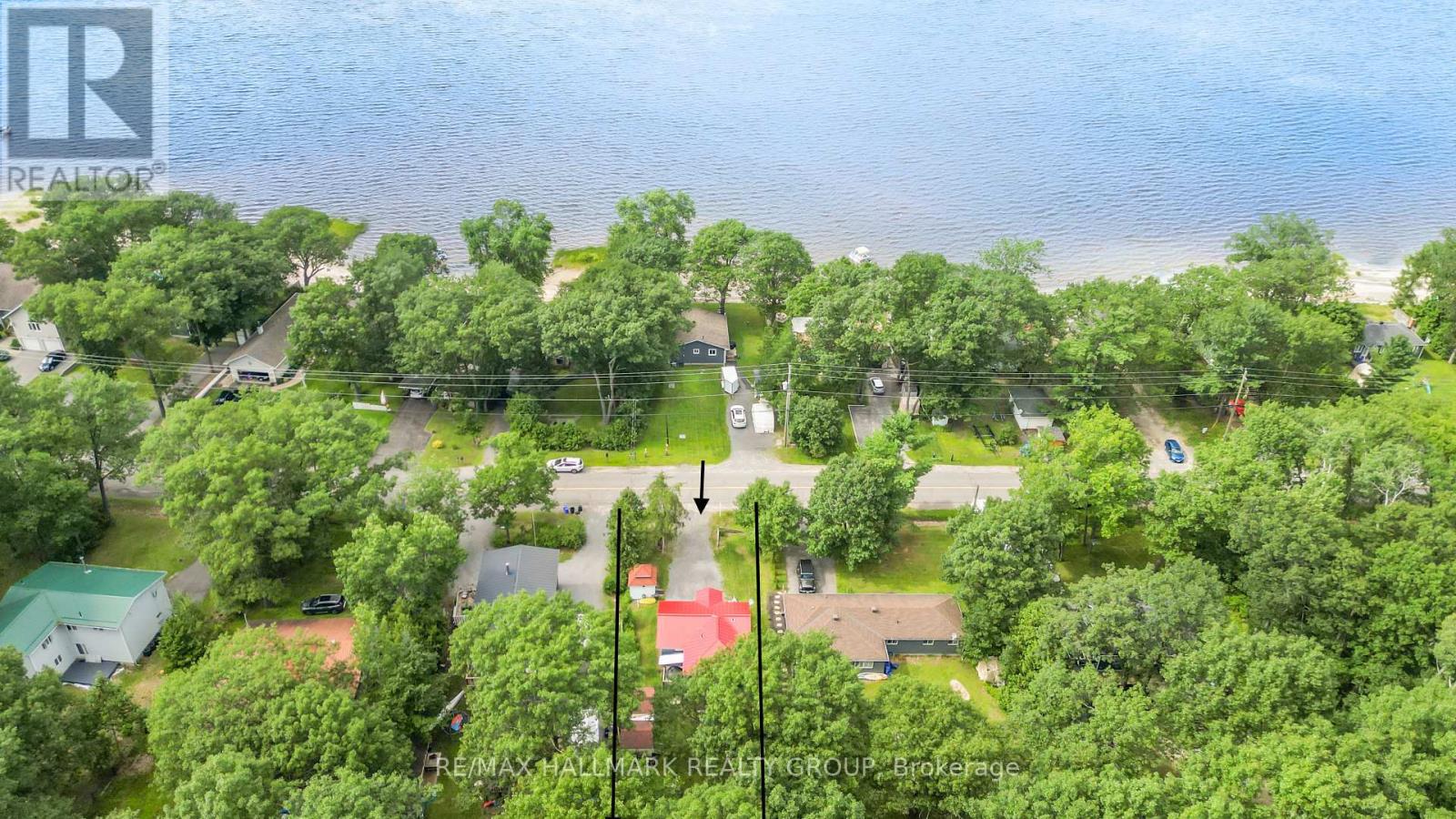 715 Bayview river & beach location aerial view