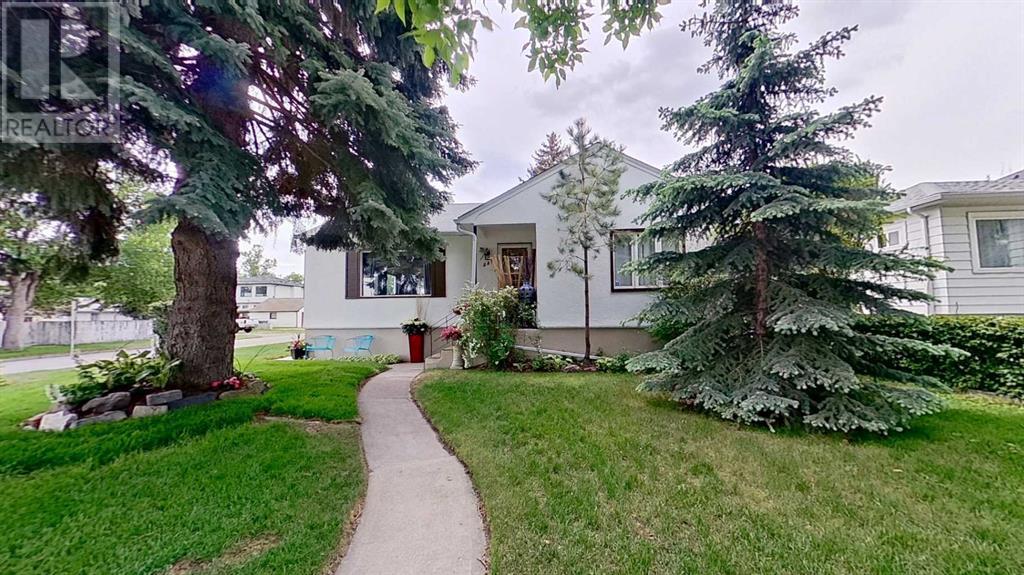 Single Family House Bungalow for Sale in   Avenue NE Renfrew Calgary 