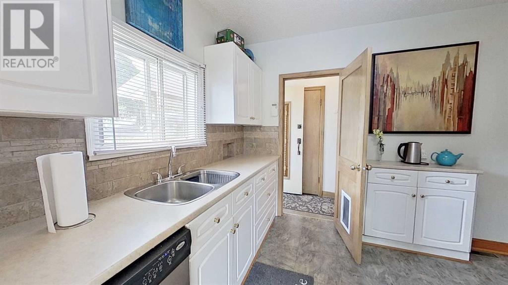 Single Family House Bungalow for Sale in   Avenue NE Renfrew Calgary 