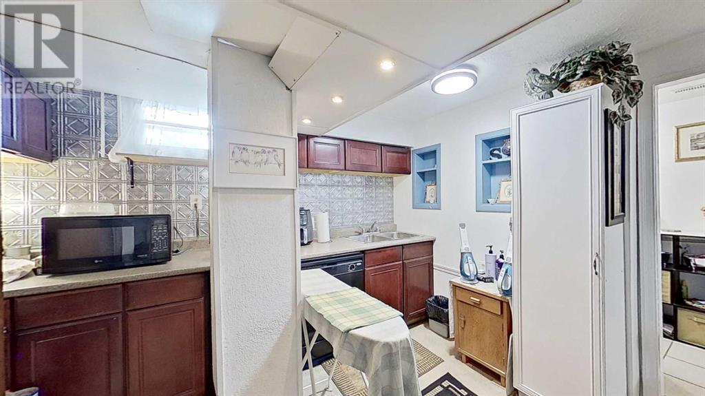 Single Family House Bungalow for Sale in   Avenue NE Renfrew Calgary 