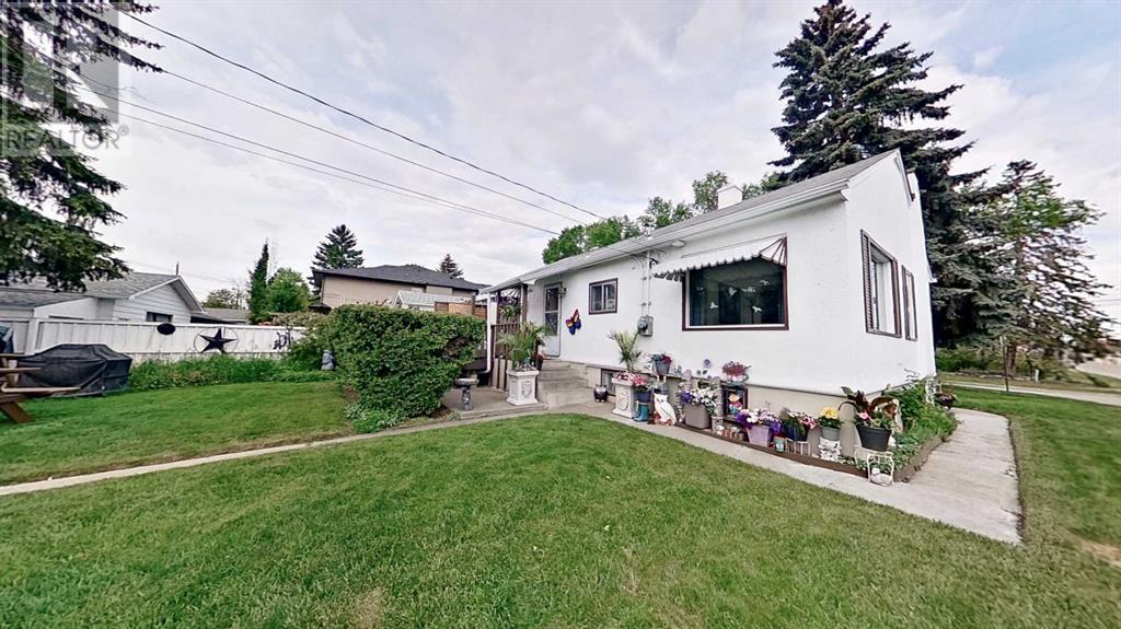 Single Family House Bungalow for Sale in   Avenue NE Renfrew Calgary 