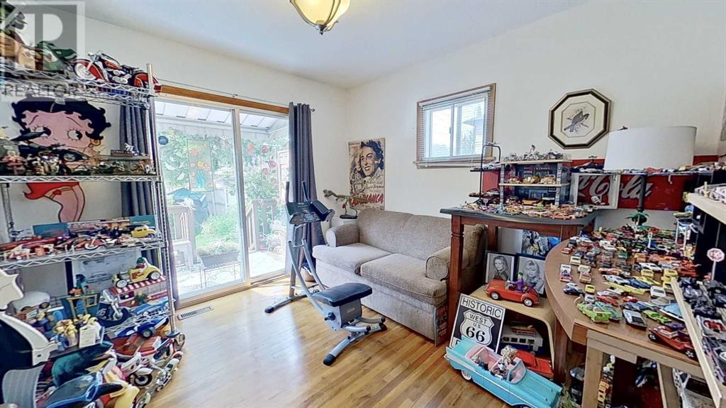 Single Family House Bungalow for Sale in   Avenue NE Renfrew Calgary 